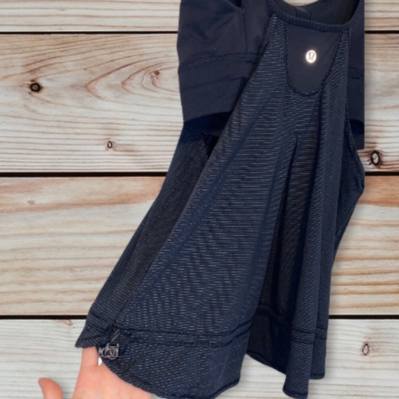 Lululemon summer sport multi layer tank top size 6 - Picture 7 of 7